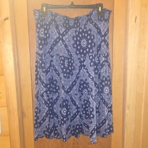 St. Johns bay Rayon blend L stretchy waist navy/white flowy printed midi skirt